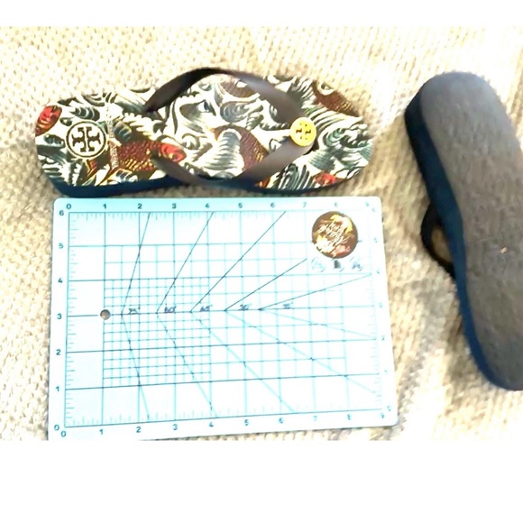 Tory Burch Multicolor Fish Pattern Flip Flops unknown size - Picture 7 of 12